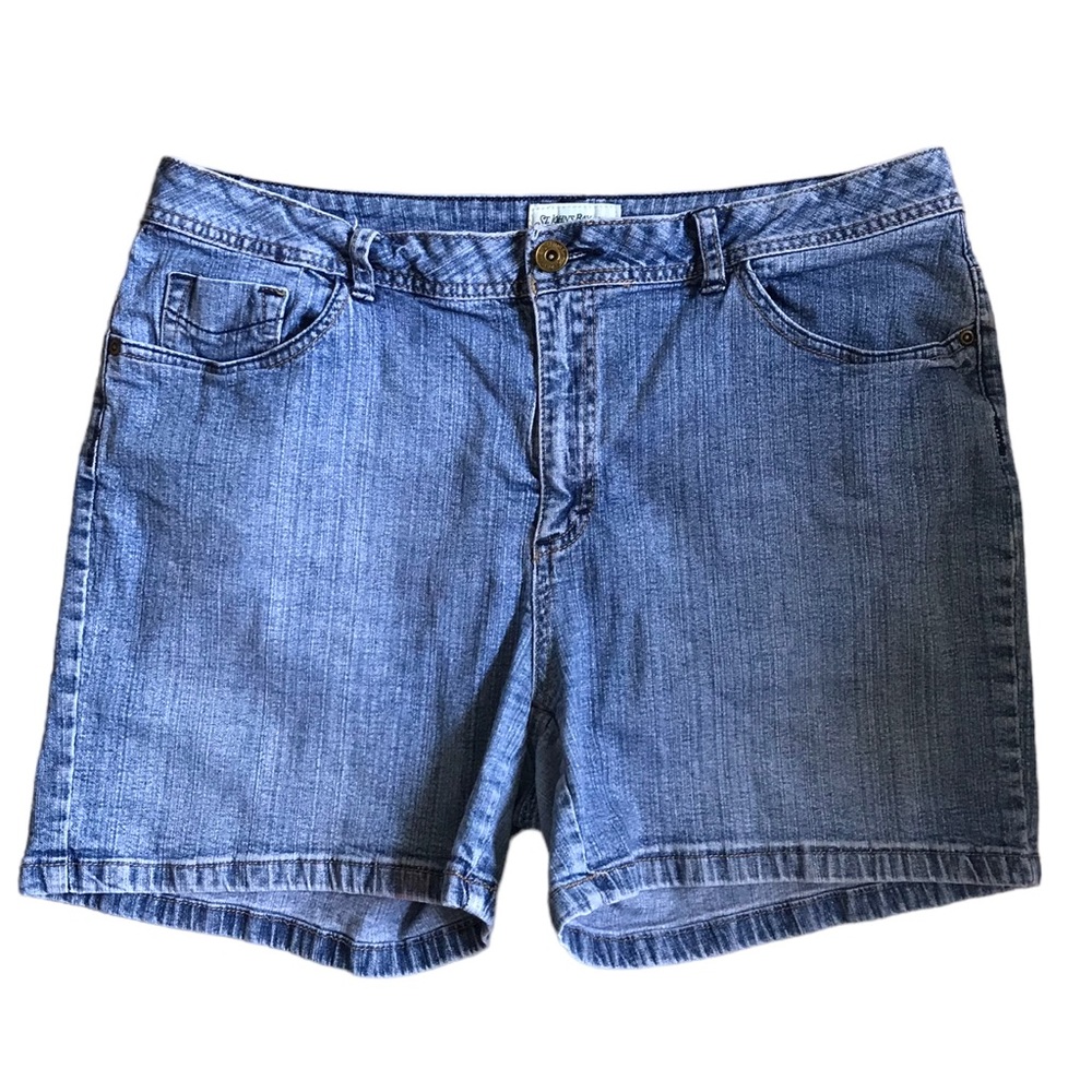 ST. JOHN’S BAY STRETCH JEAN SHORTS